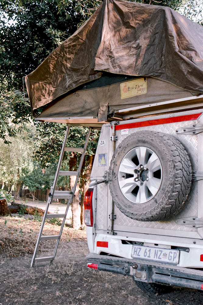 Fully-equipped 4x4 Hilux
