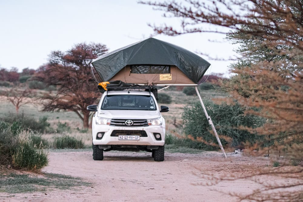 Rent a Hilux with classic tents